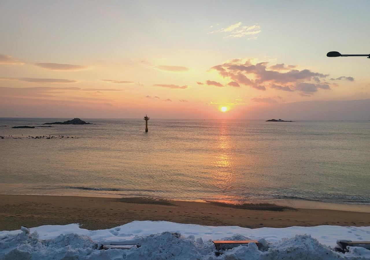 Seaside Minbak Villa Goseong  Exterior photo