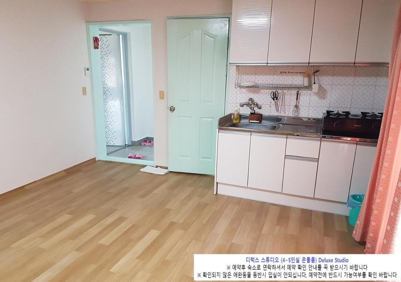 Seaside Minbak Villa Goseong  Exterior photo