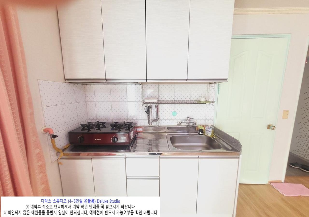 Seaside Minbak Villa Goseong  Exterior photo