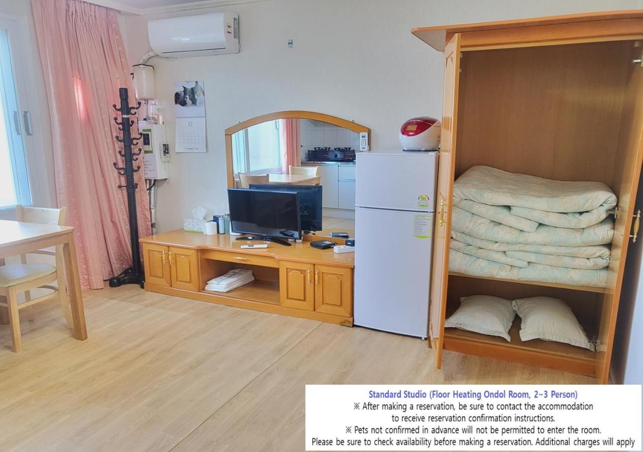 Seaside Minbak Villa Goseong  Exterior photo